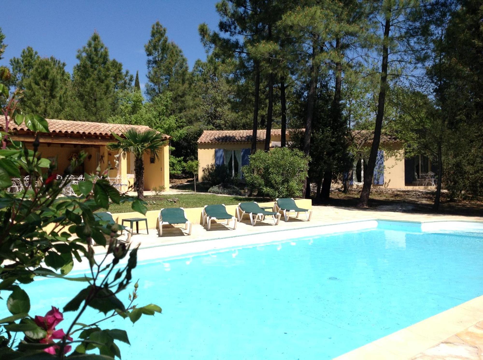 Le Clos Des Cigales Roussillon  Room photo