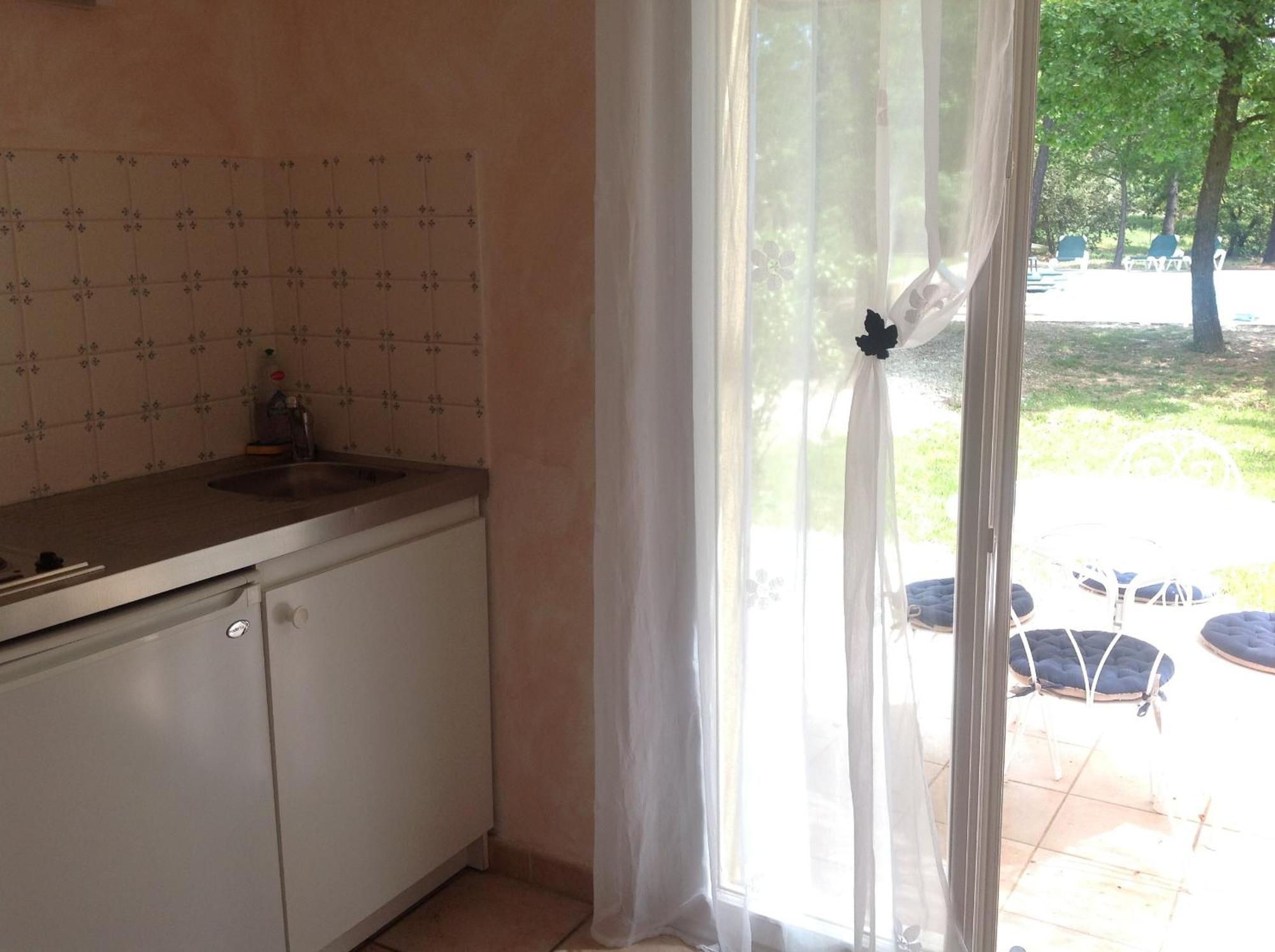 Le Clos Des Cigales Roussillon  Room photo