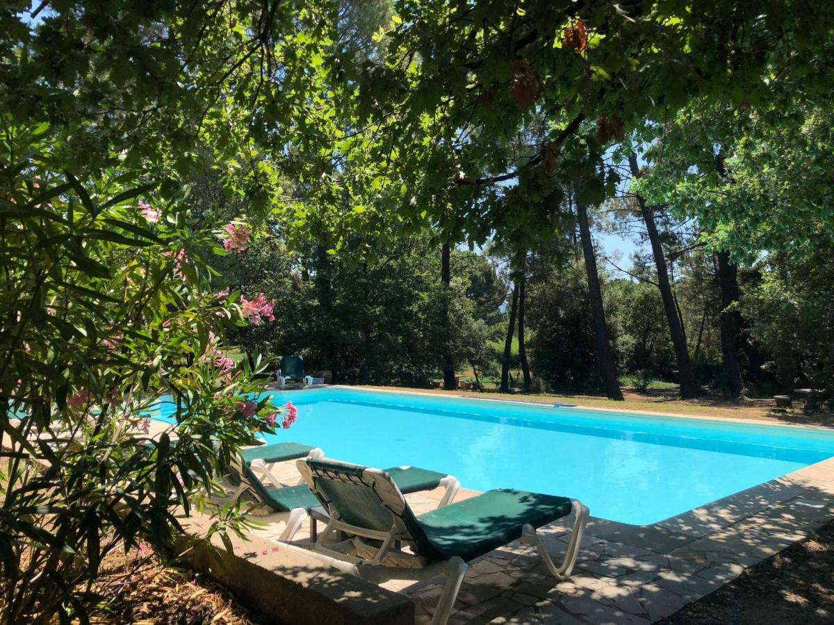 Le Clos Des Cigales Roussillon  Exterior photo