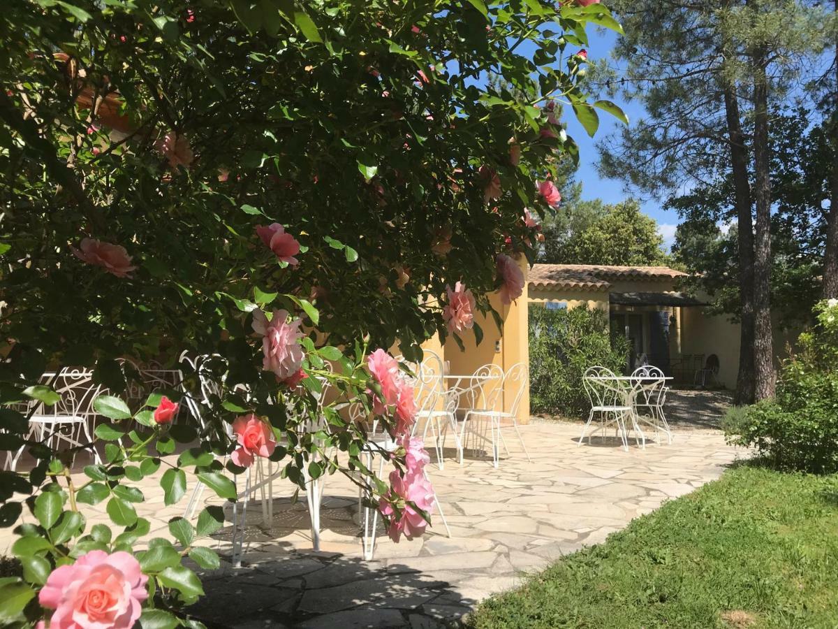 Le Clos Des Cigales Roussillon  Exterior photo