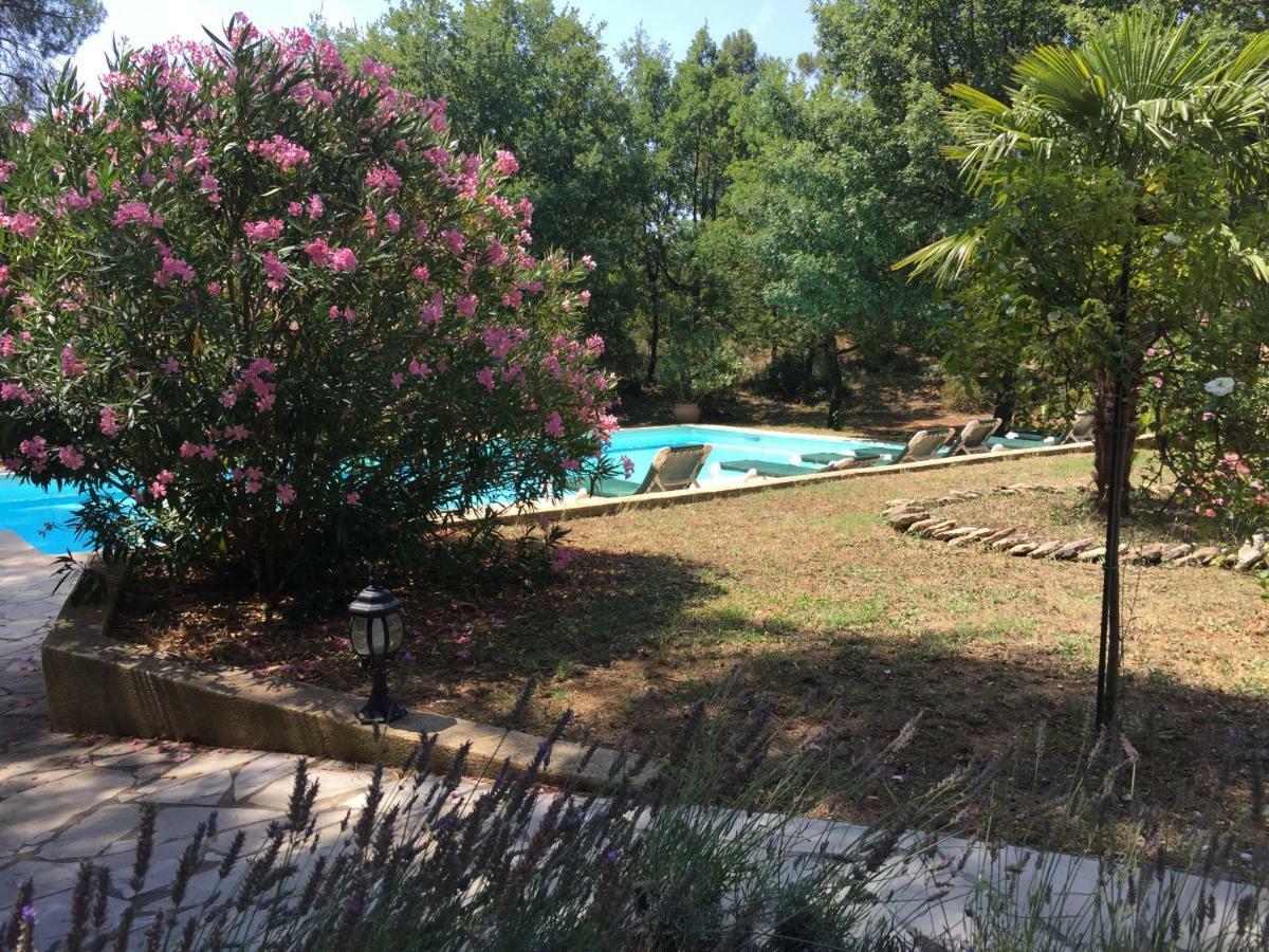 Le Clos Des Cigales Roussillon  Exterior photo